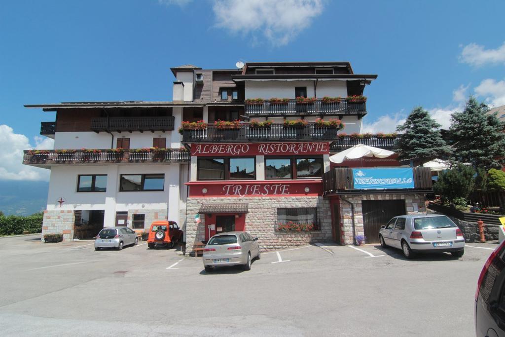 Albergo Trieste Tambre dʼAlpago Eksteriør bilde