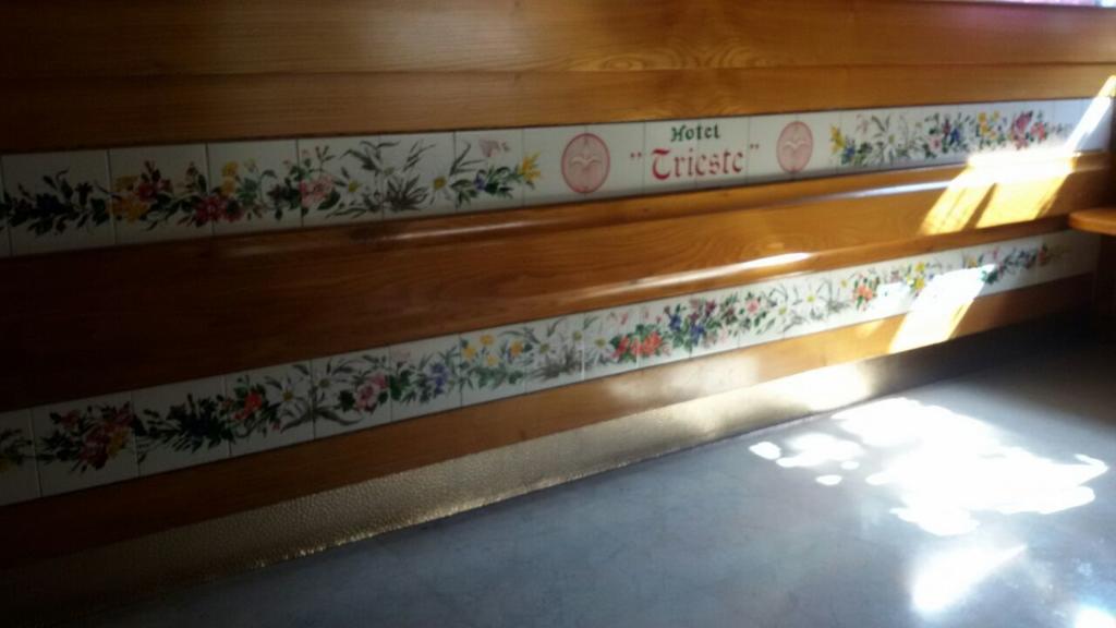 Albergo Trieste Tambre dʼAlpago Rom bilde