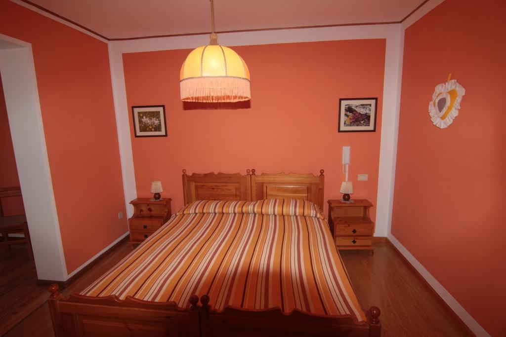 Albergo Trieste Tambre dʼAlpago Rom bilde