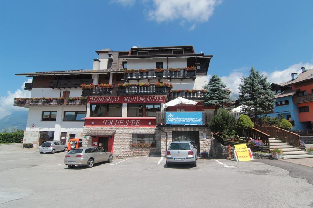 Albergo Trieste Tambre dʼAlpago Eksteriør bilde