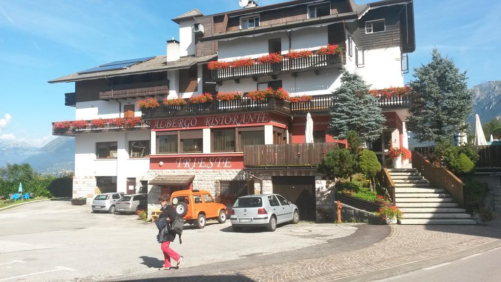 Albergo Trieste Tambre dʼAlpago Rom bilde